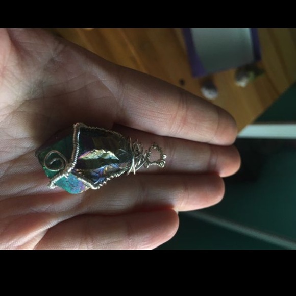 Handmade wire wrapped necklace - Picture 6 of 6